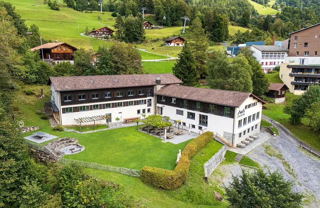 Family & Mountain Lodge C'Est La Vie-1